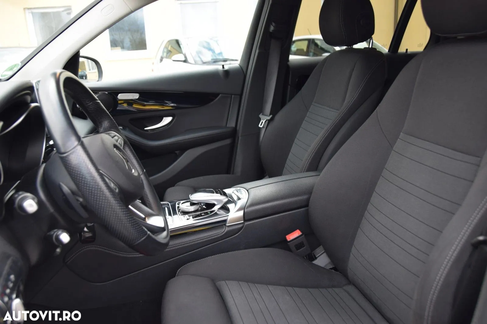 Mercedes-Benz GLC 250 d 4Matic 9G-TRONIC AMG Line - 12