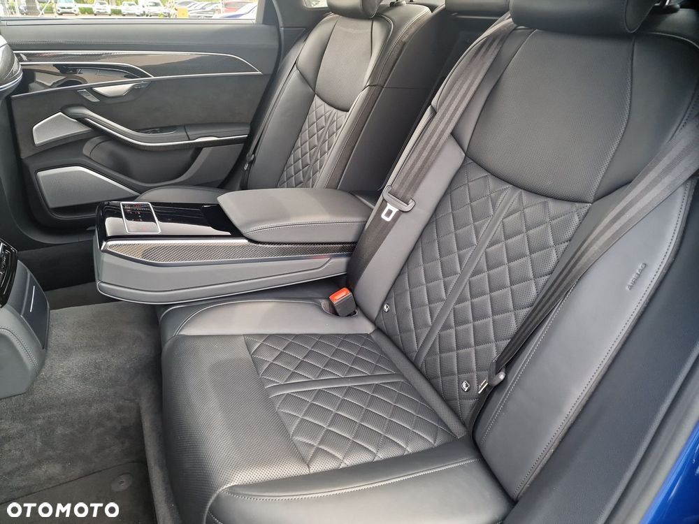 Audi S8 - 14