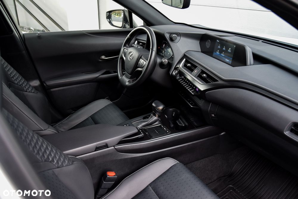 Lexus UX 200 GPF F Impression 2WD - 4