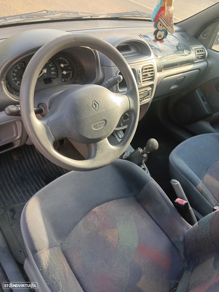 Renault Clio 1.2 - 8