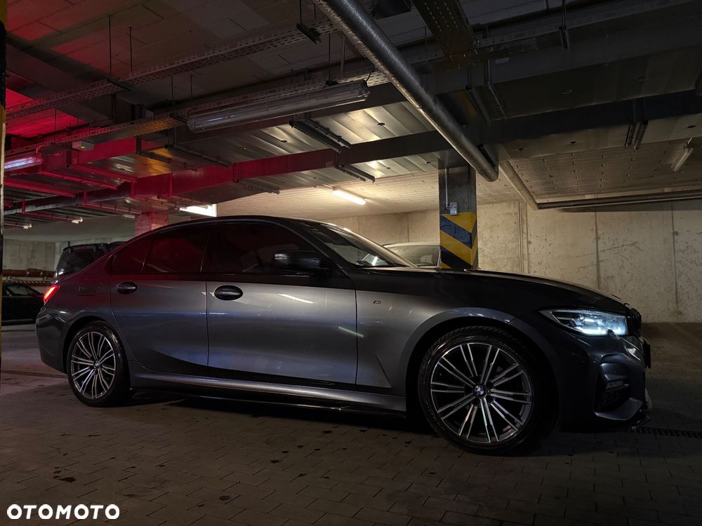 BMW Seria 3 318i M Sport - 4