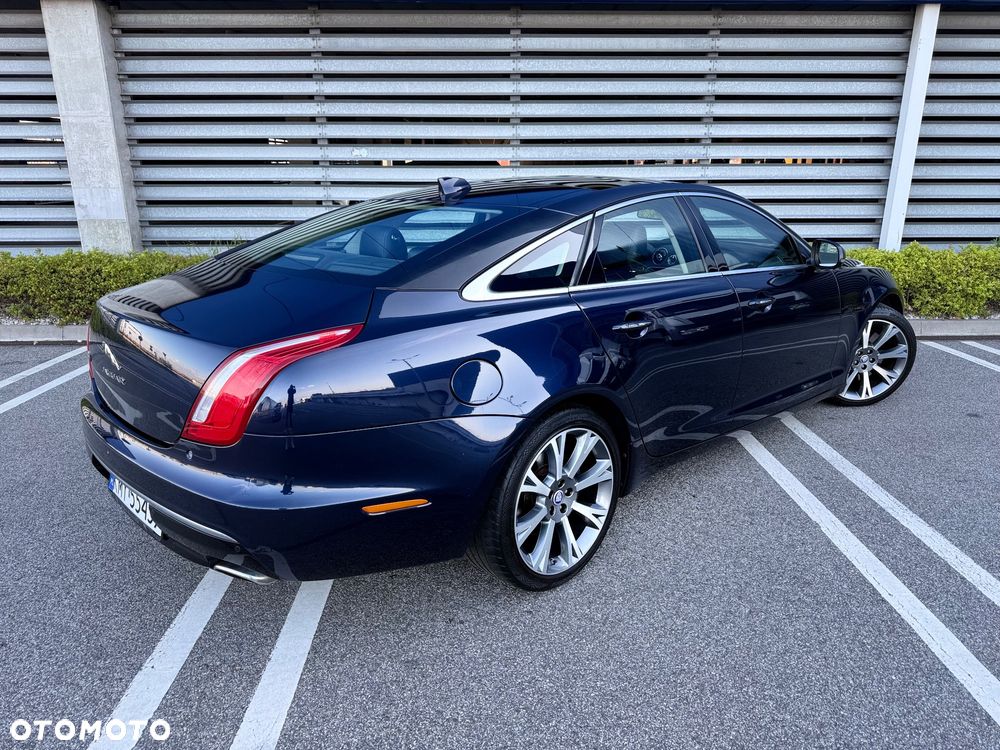 Jaguar XJ - 28