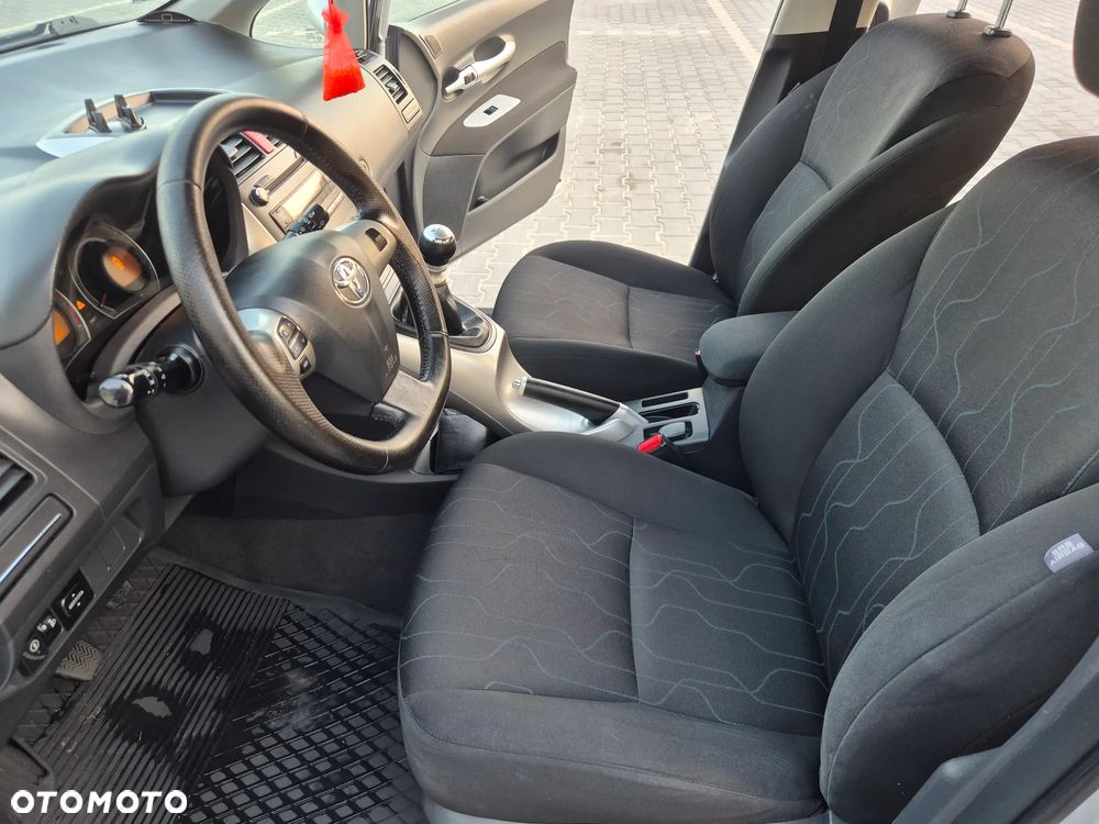 Toyota Auris 1.6 Luna - 21