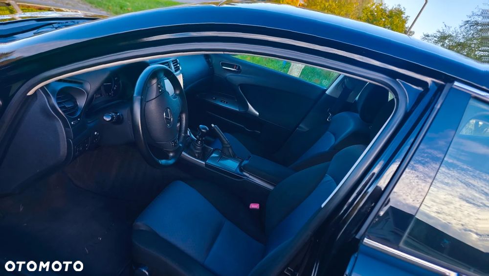 Lexus IS 220d Executive Line - 31