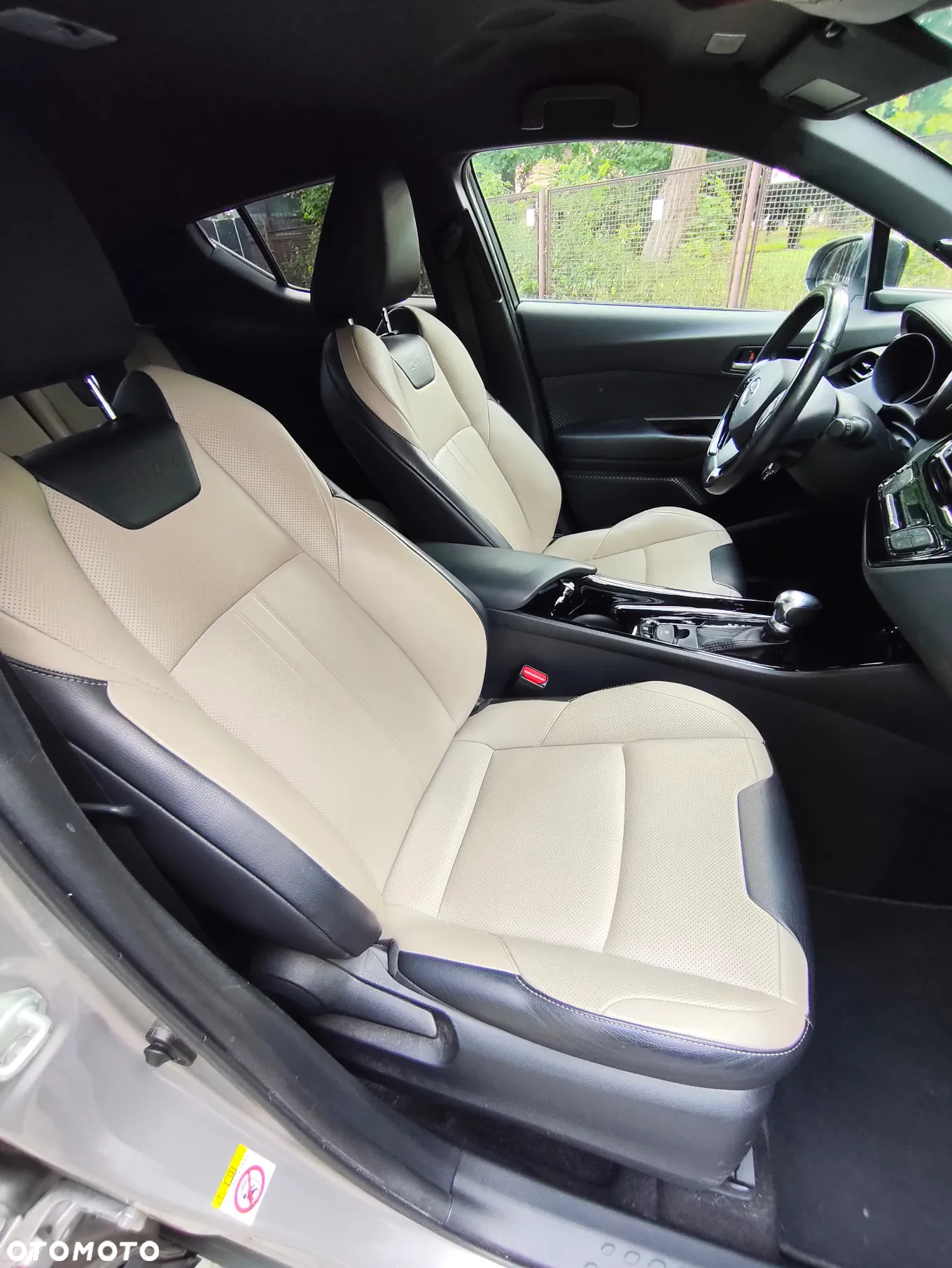 Toyota C-HR 1.8 Hybrid GPF Executive - 29