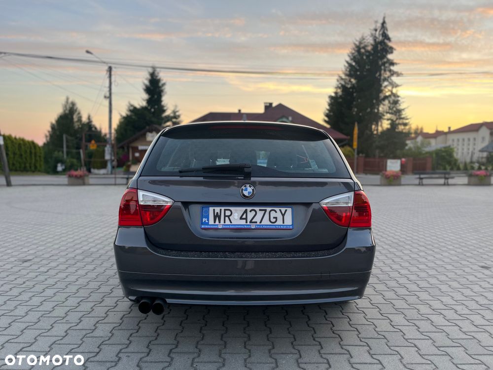 BMW Seria 3 325i xDrive - 4
