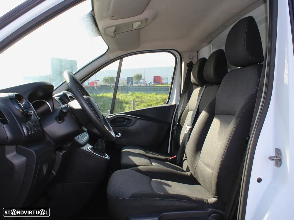 Renault Trafic 2.0 TDCI com IVA - 12