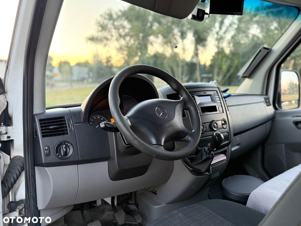 Mercedes-Benz Sprinter - 12