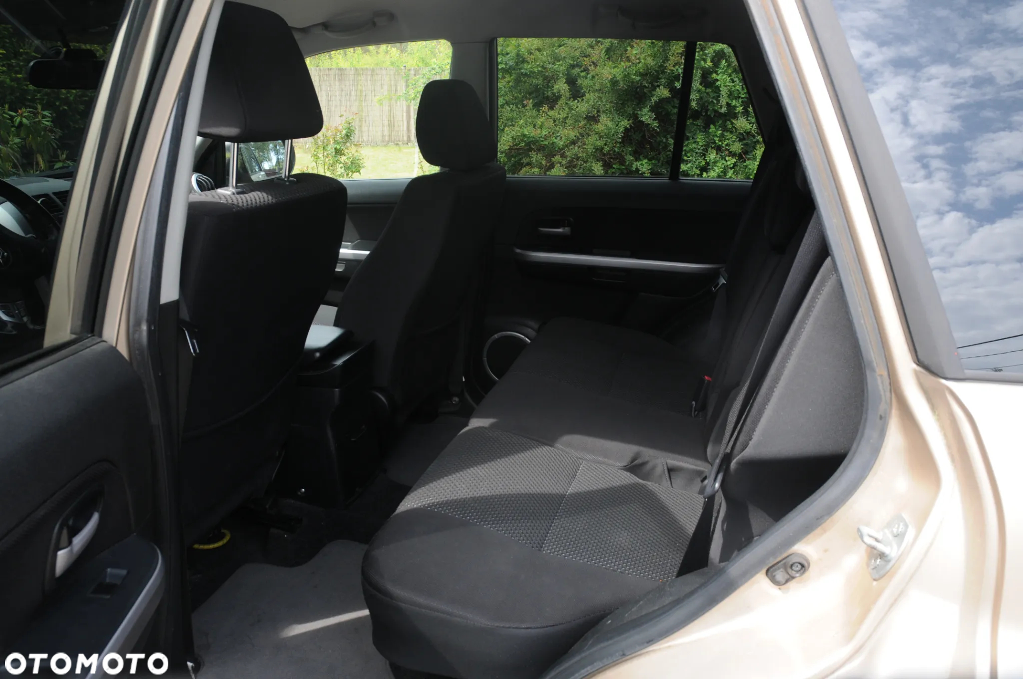 Suzuki Grand Vitara 2.4 De Luxe - 10