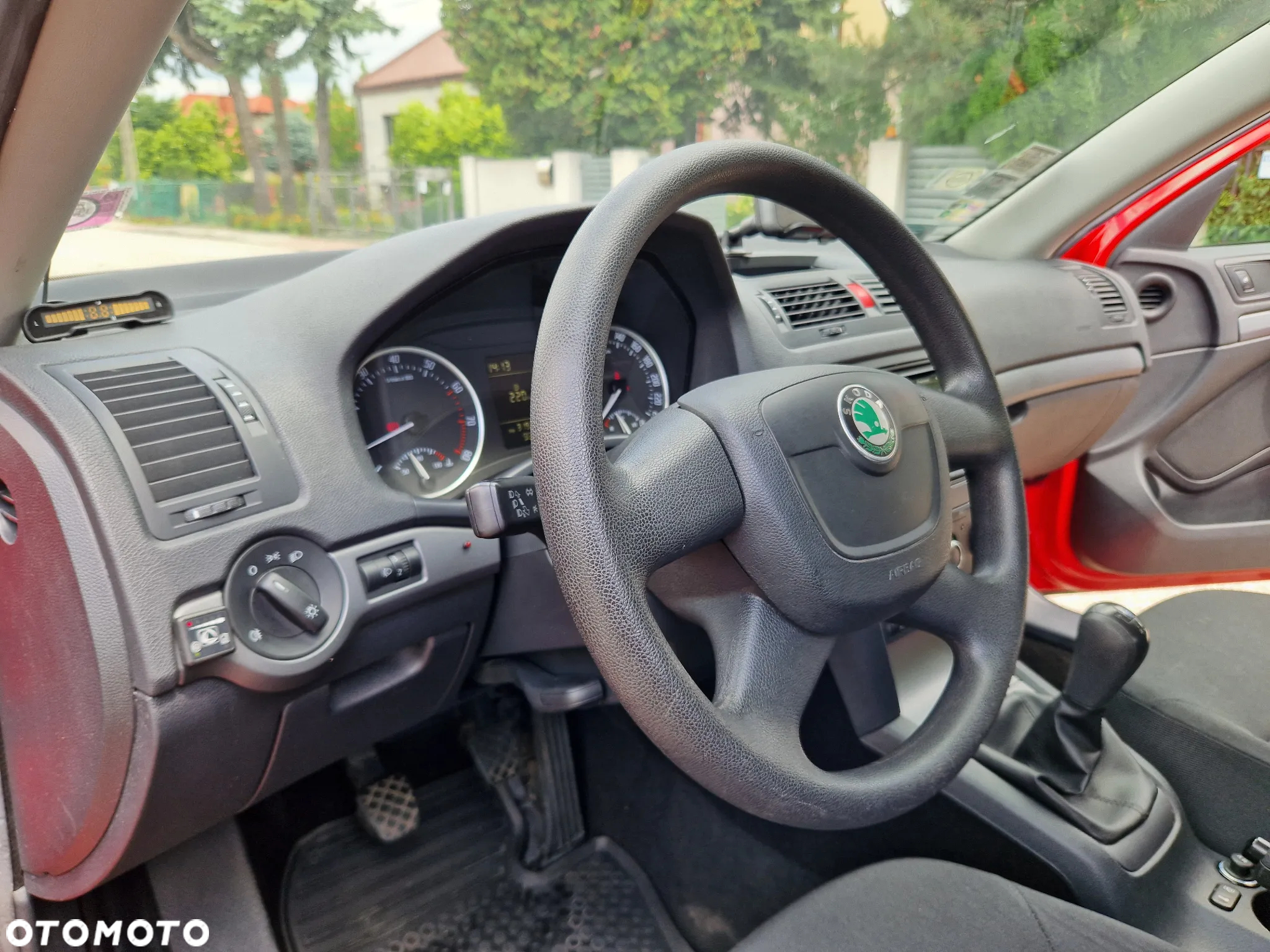 Skoda Octavia 1.6 Ambiente - 20