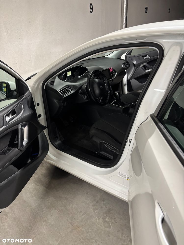 Peugeot 308 1.2 PureTech Business Line S&S - 10