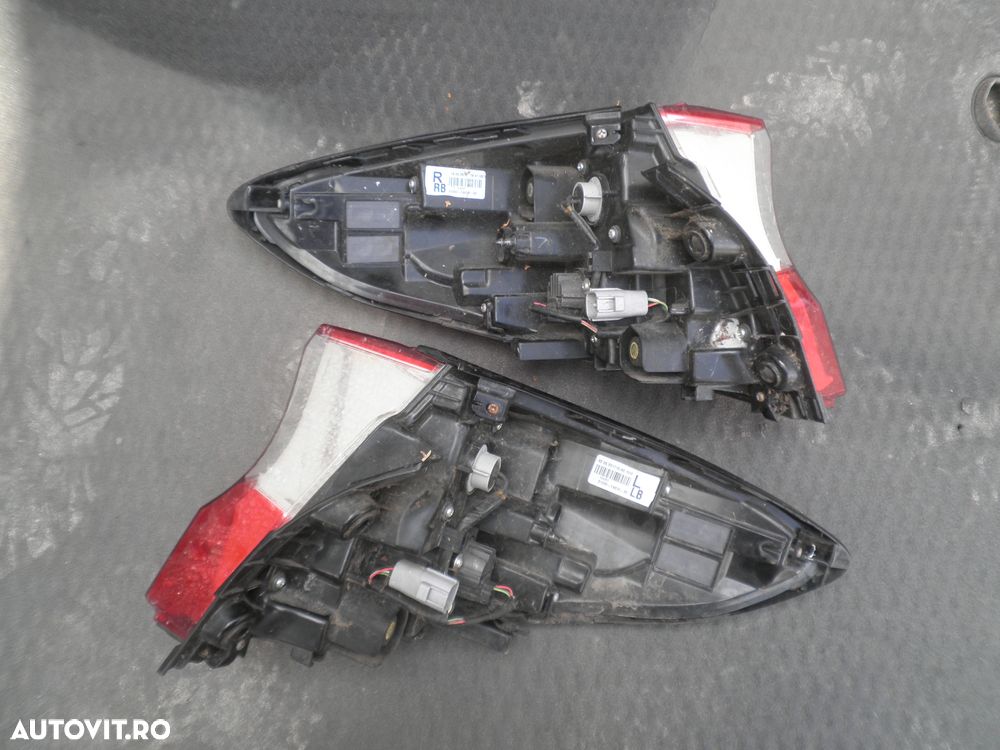 Stop stanga / dreapta aripa Toyota C-HR 2017 81560-F4010 81550-F4010 - 2