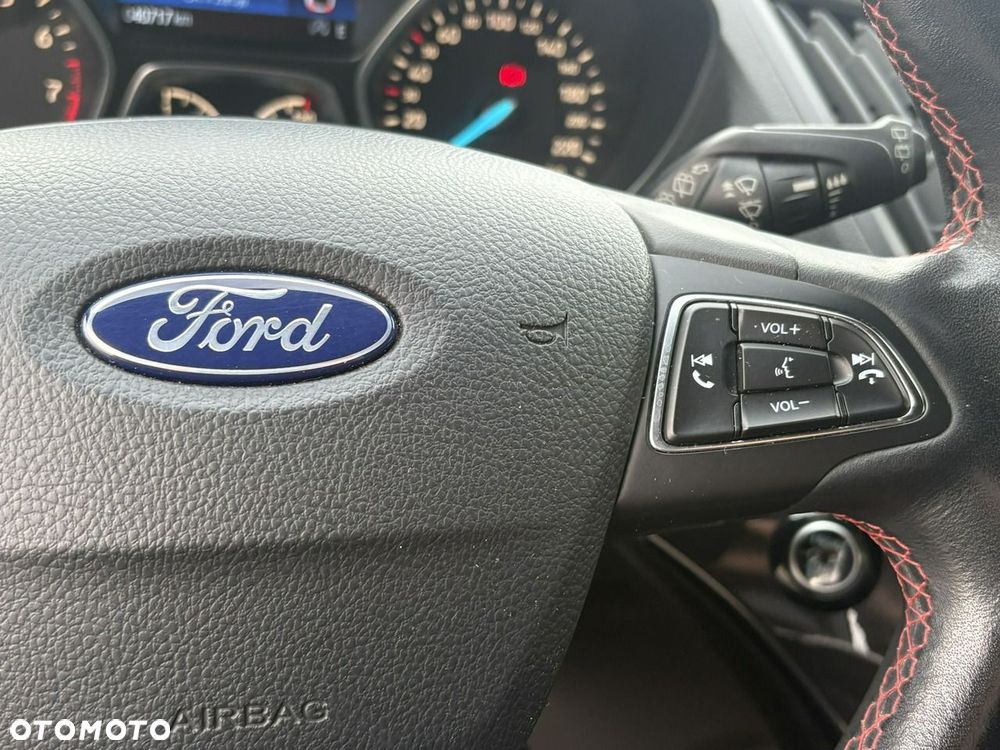 Ford Kuga - 25