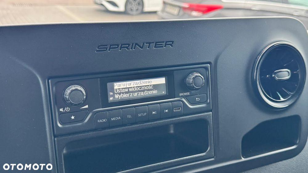 Mercedes-Benz Sprinter - 24