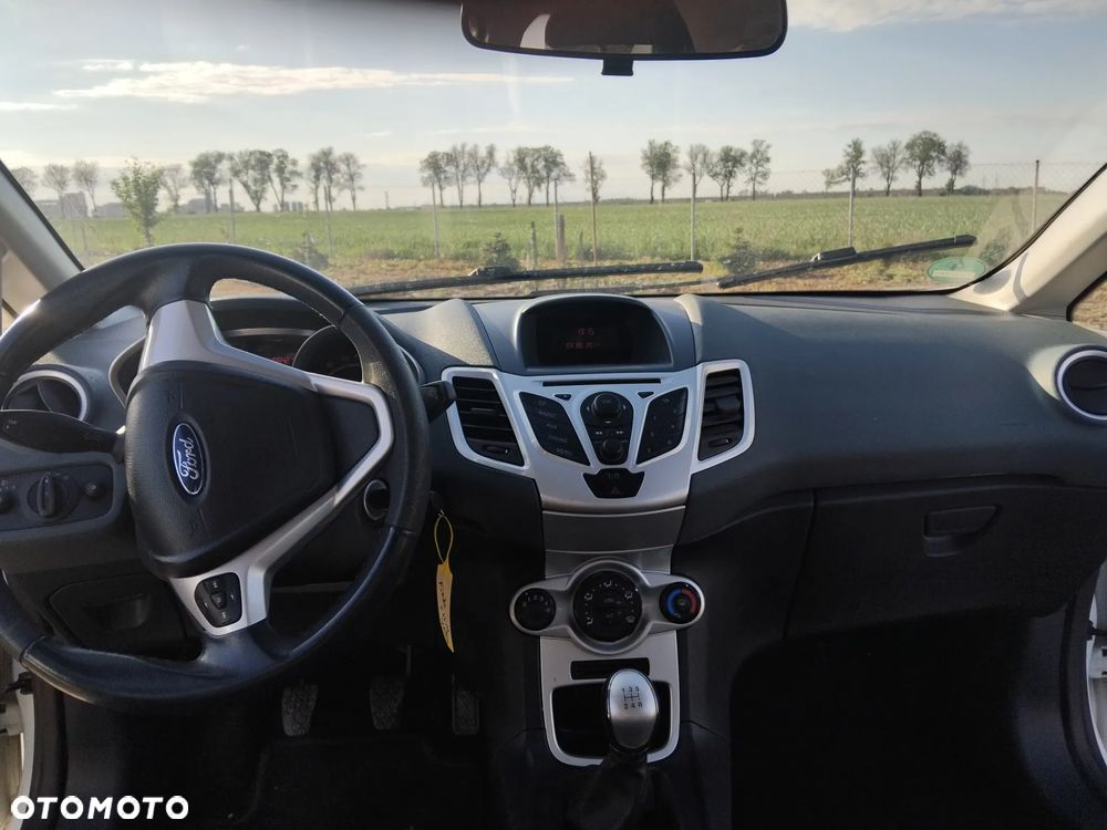 Ford Fiesta 1.25 Ambiente EU5 - 12