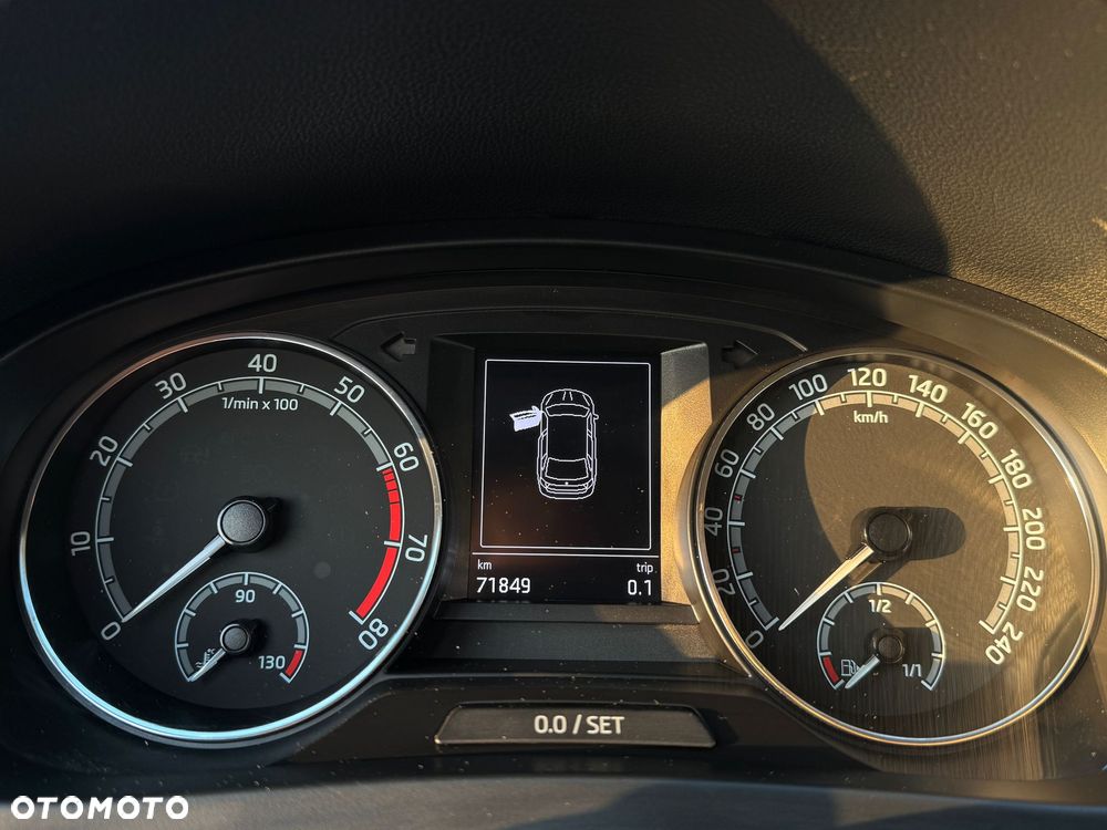 Skoda RAPID 1.0 TSI Ambition - 12