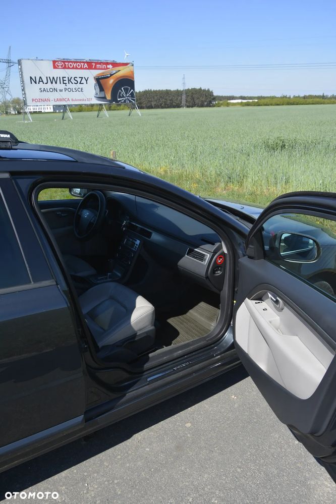 Volvo V70 2.4D Momentum - 10