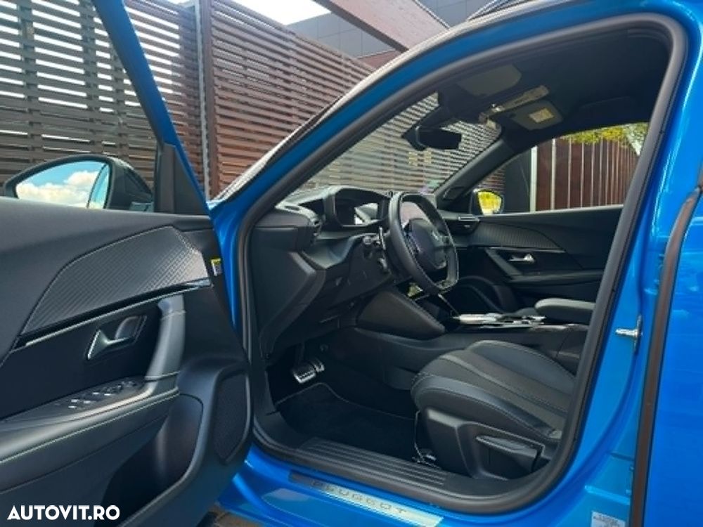 Peugeot 2008 PureTech 130 EAT8 GT Exclusive - 13