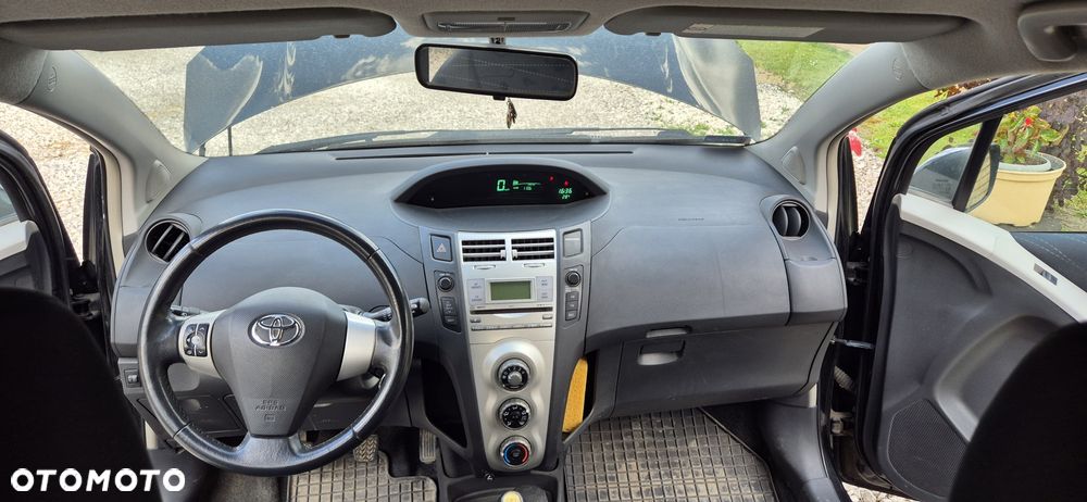 Toyota Yaris - 6