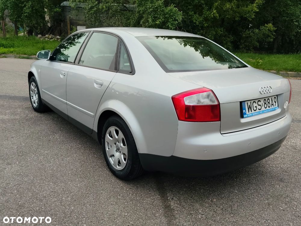 Audi A4 Limousine - 5