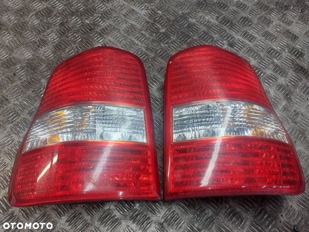 LAMPA LEWY TYŁ + PRAWY TYŁ KOMPLET KIA CARNIVAL I LIFT - 1