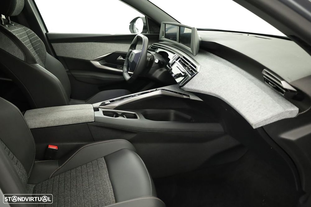 Peugeot 5008 1.2 Hybrid Allure e-DCS6 - 19