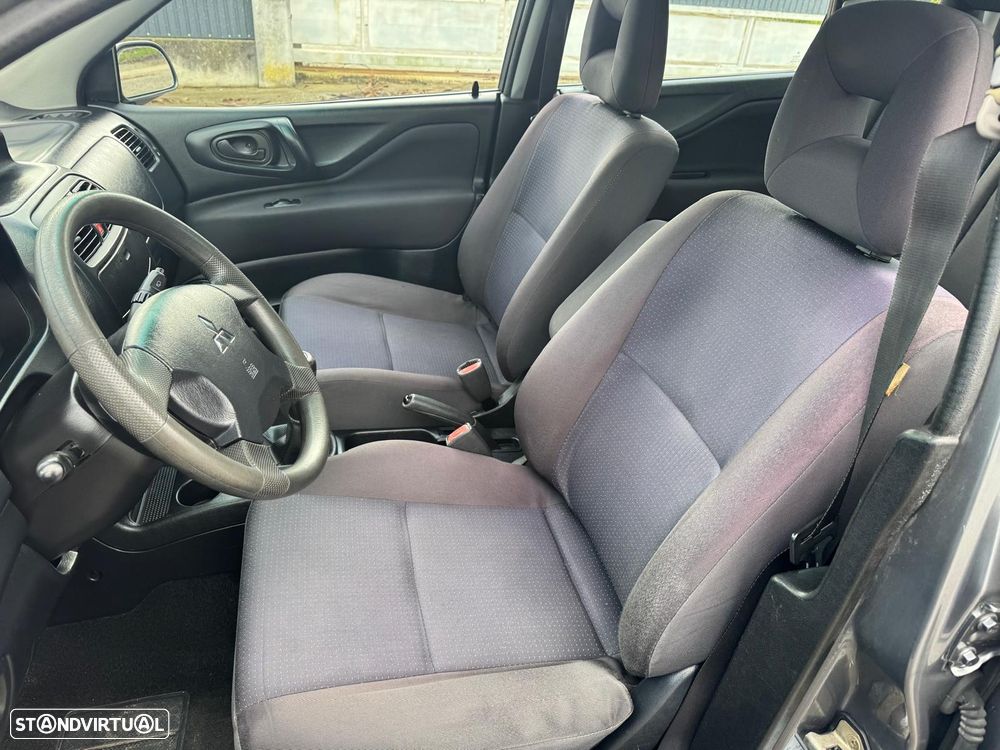 Mitsubishi Space Star - 9