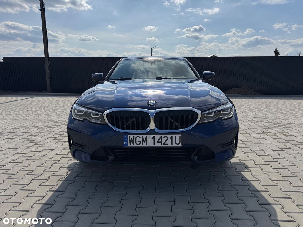 BMW Seria 3 330i M Sport - 6