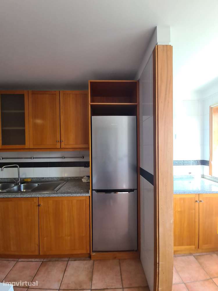 Apartamento T3 mobilado com garagem no centro de Barcelos - Grande imagem: 4/40