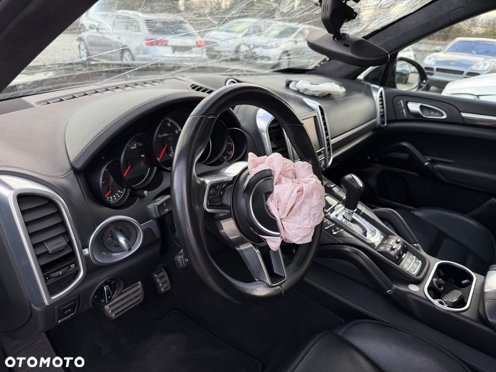 Porsche Cayenne Turbo - 17