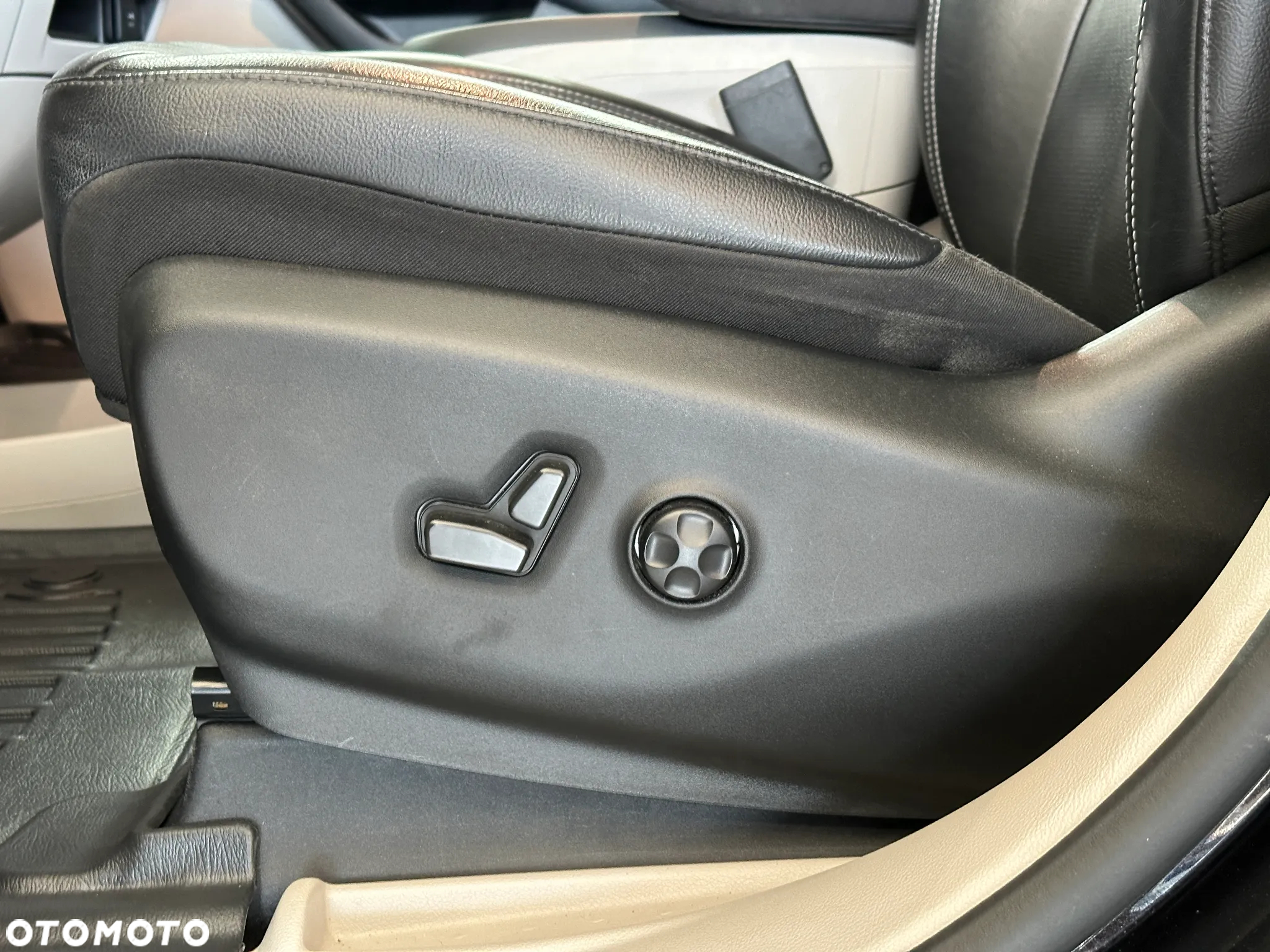 Chrysler Pacifica - 18