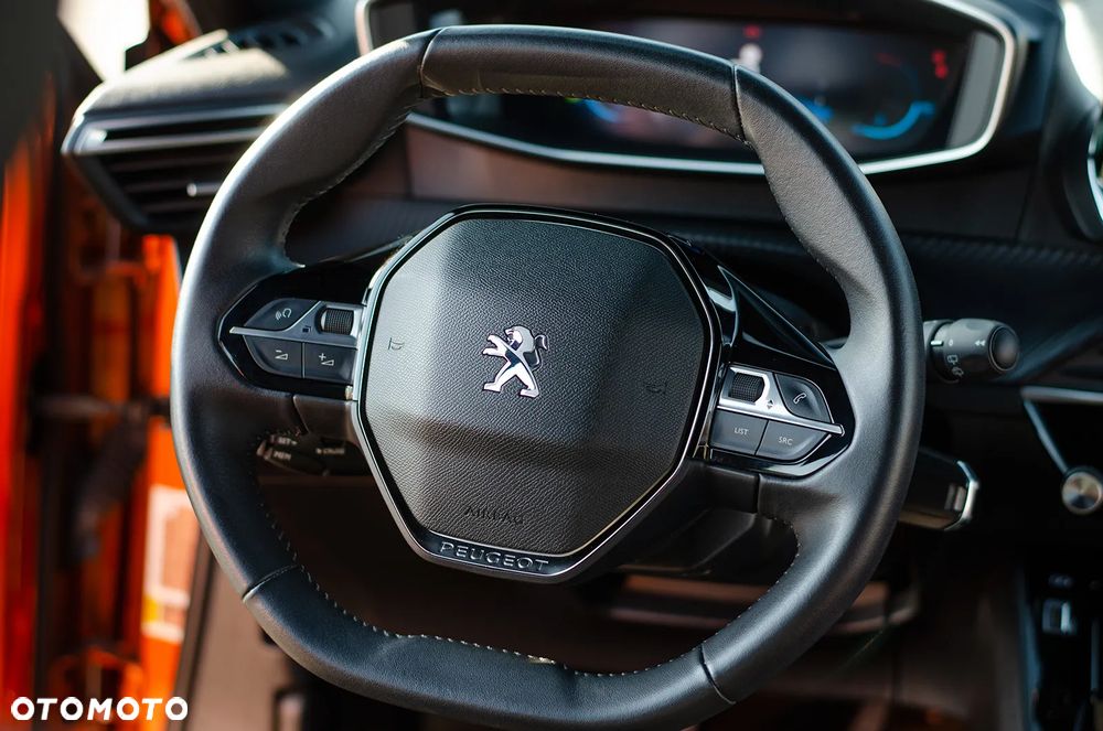 Peugeot 2008 PureTech 100 Allure S&S BVM6 - 18