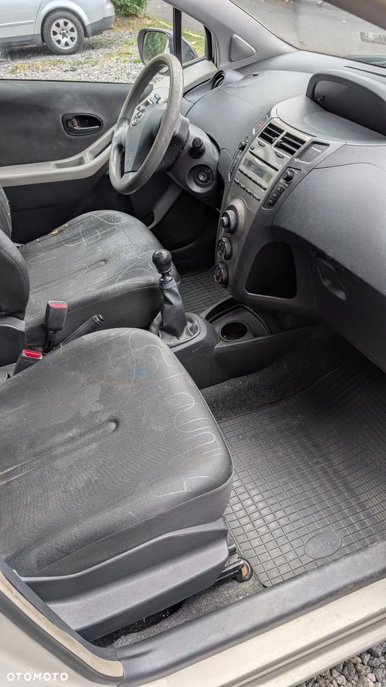 Toyota Yaris 1.33 Luna - 12