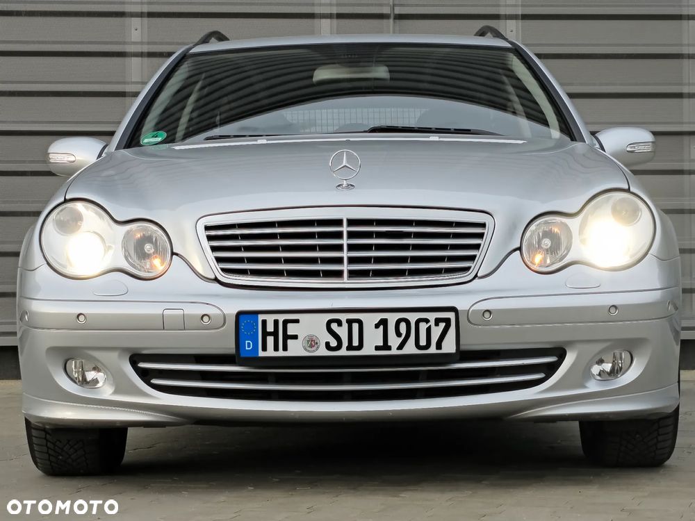 Mercedes-Benz Klasa C 180 Kompressor Automatik Avantgarde Sport Edition - 26