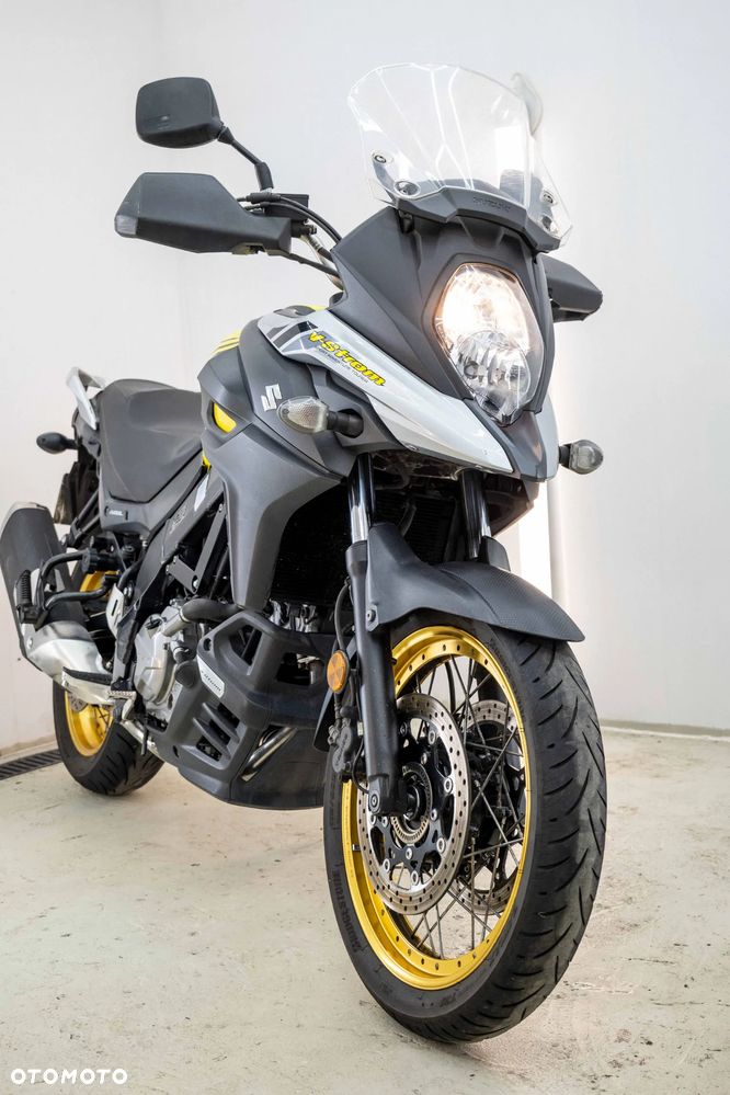 Suzuki V-STROM - 10