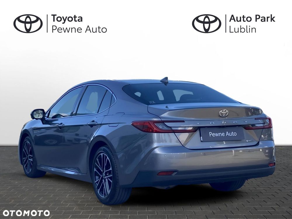 Toyota Camry - 3