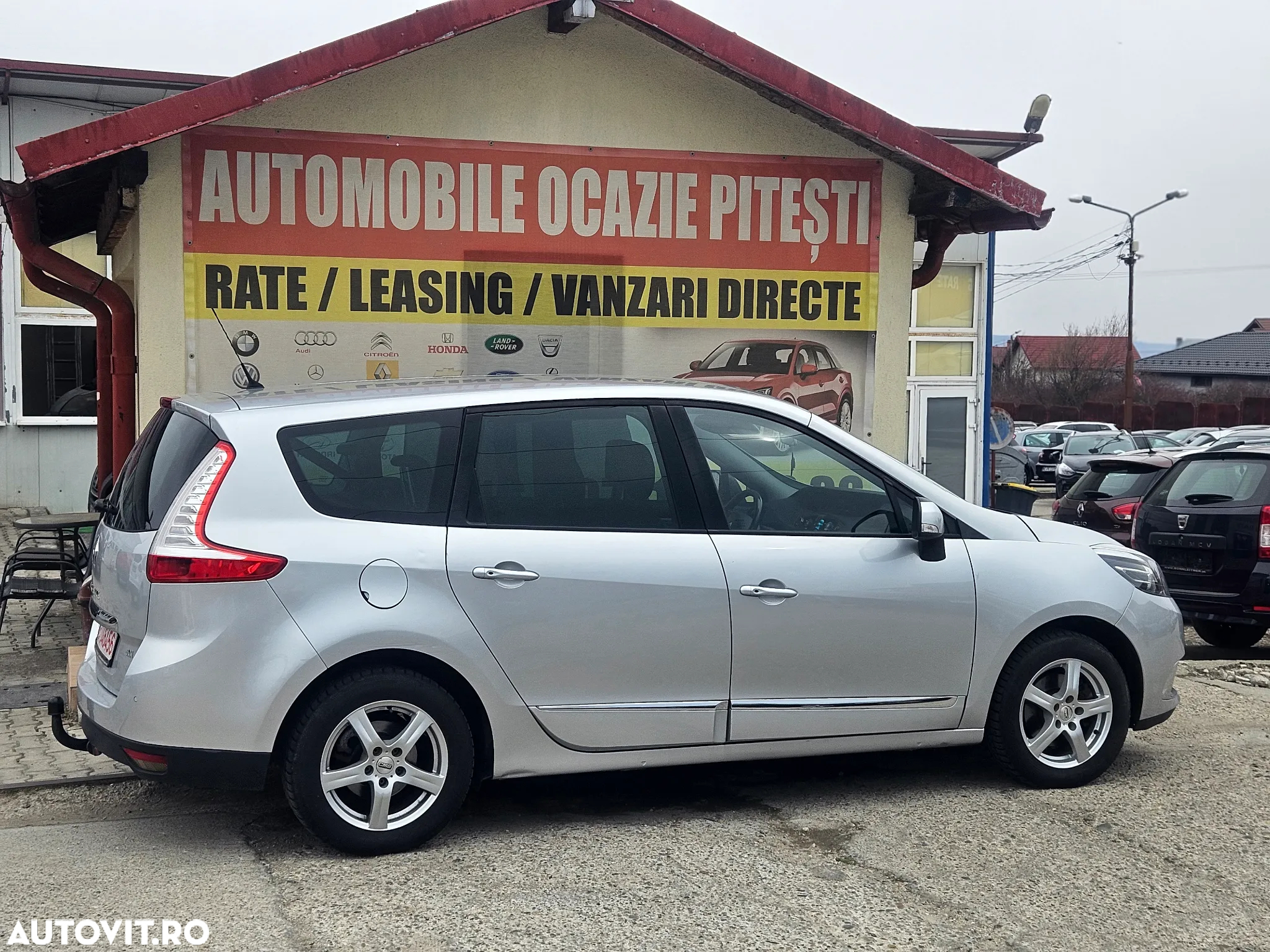 Renault Grand Scenic - 12