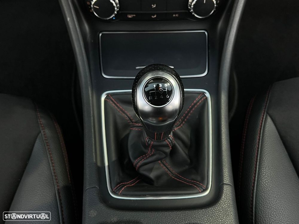 Mercedes-Benz A 180 d AMG Line - 20