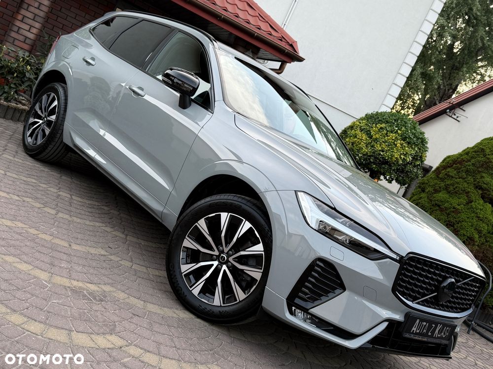 Volvo XC 60 B4 D AWD Plus Dark - 3