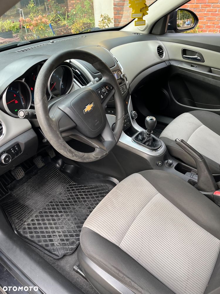 Chevrolet Cruze 1.8 LS - 8