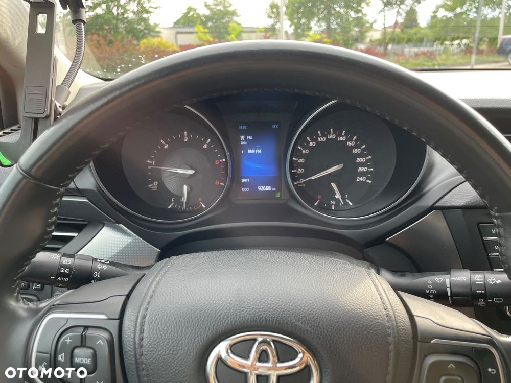 Toyota Avensis 2.0 D-4D Premium - 12