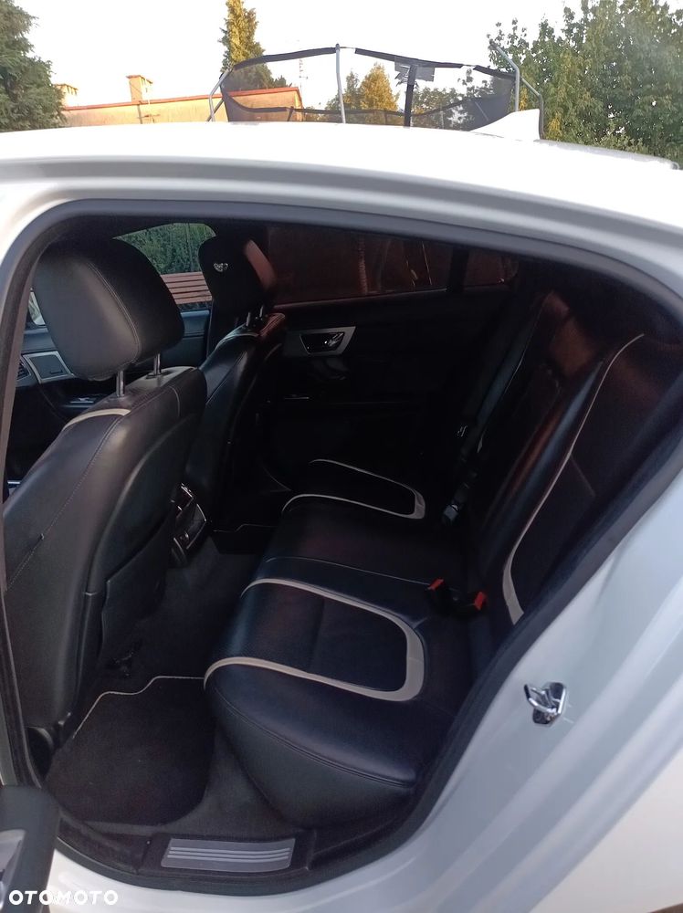 Jaguar XF - 7