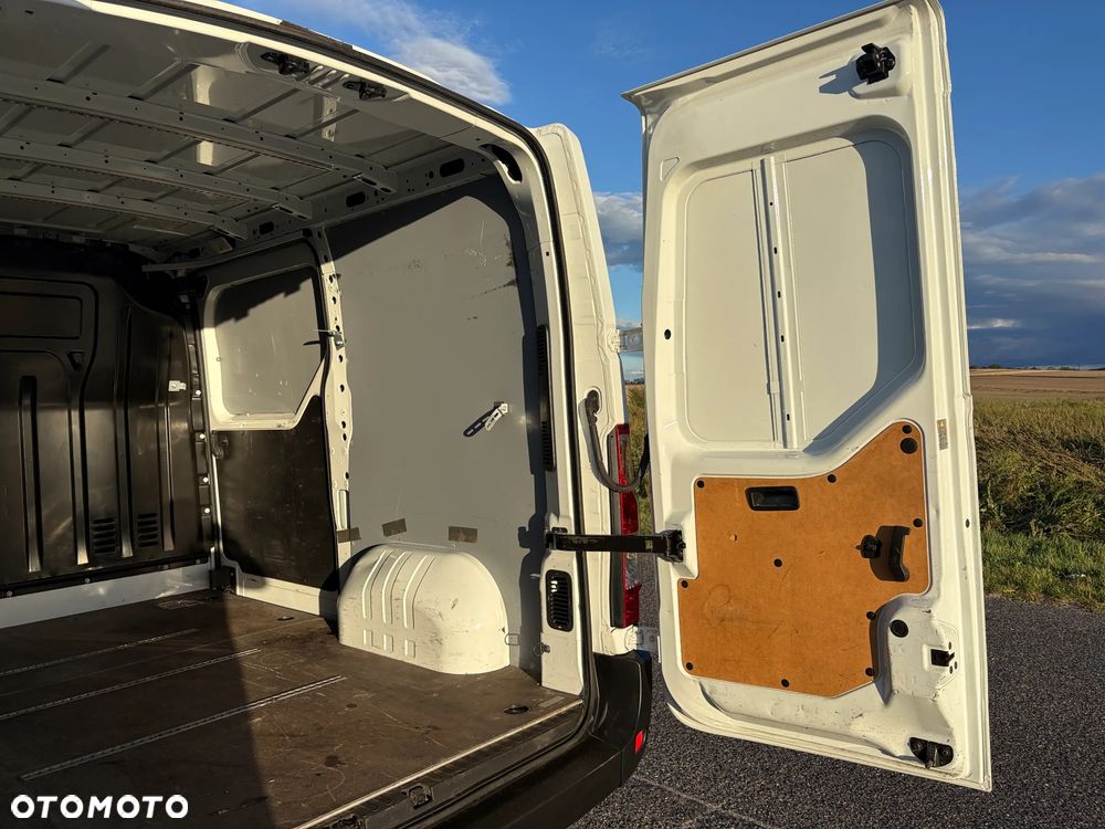 Nissan NV400 - 17