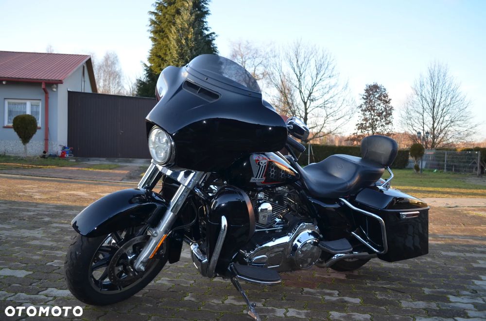 Harley-Davidson Touring Street Glide - 29