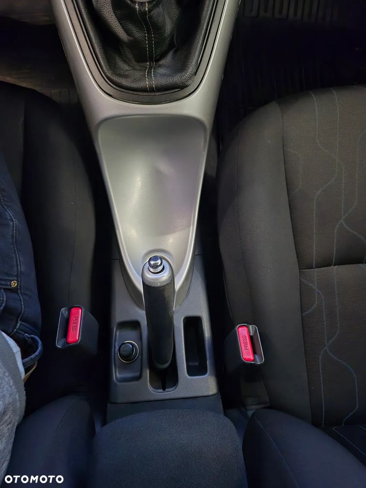 Toyota Auris 1.33 VVT-i Active - 20