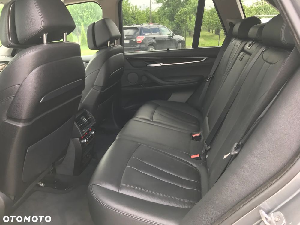 BMW X5 xDrive35i - 24