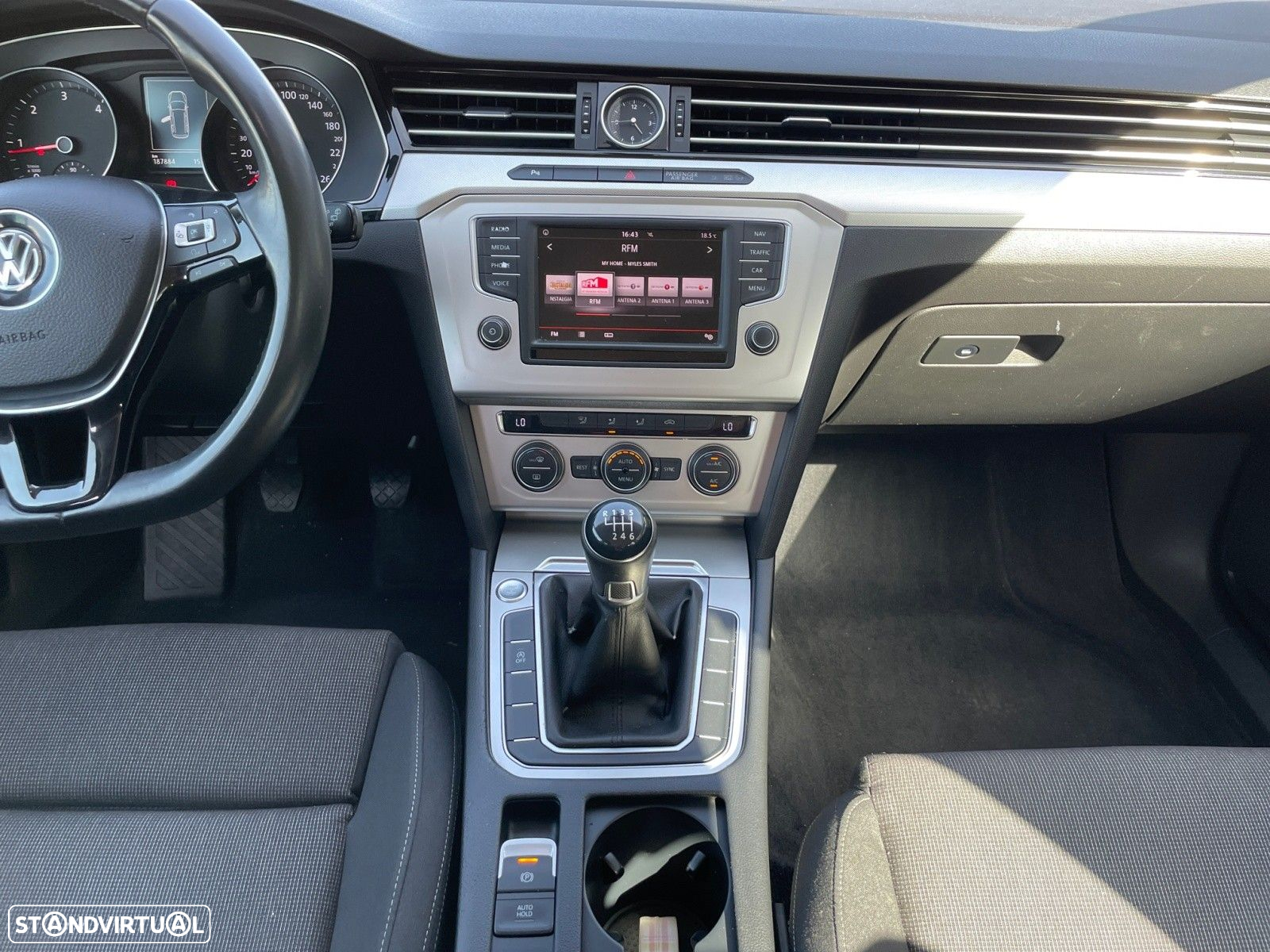 VW Passat Variant 1.6 TDI Confortline - 11