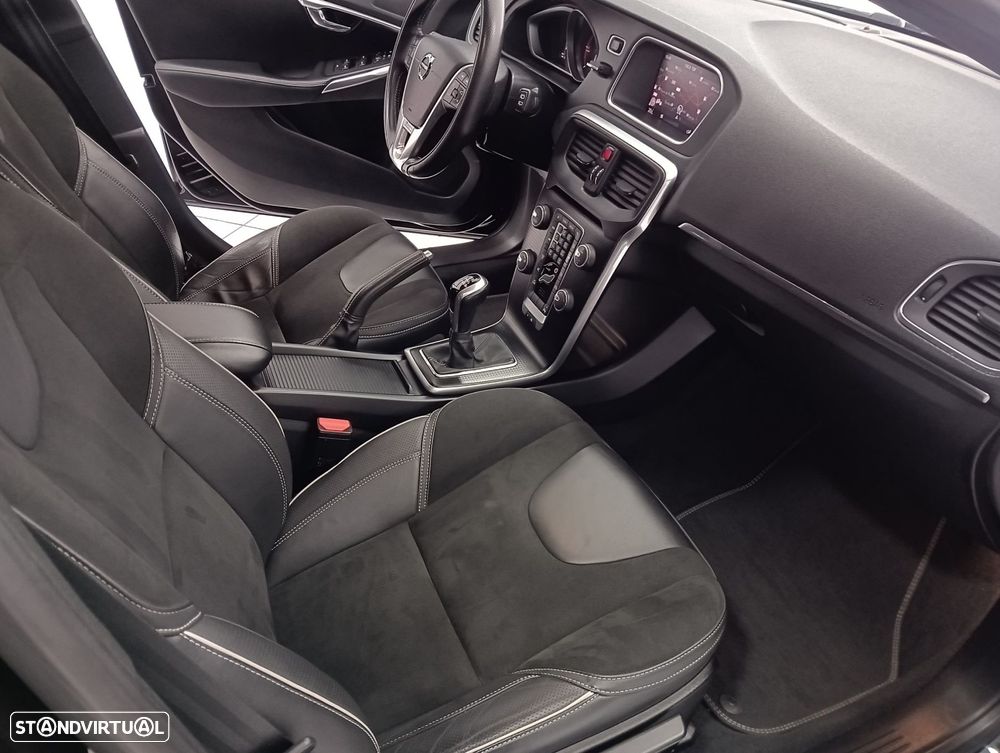 Volvo V40 2.0 D3 R-Design - 20