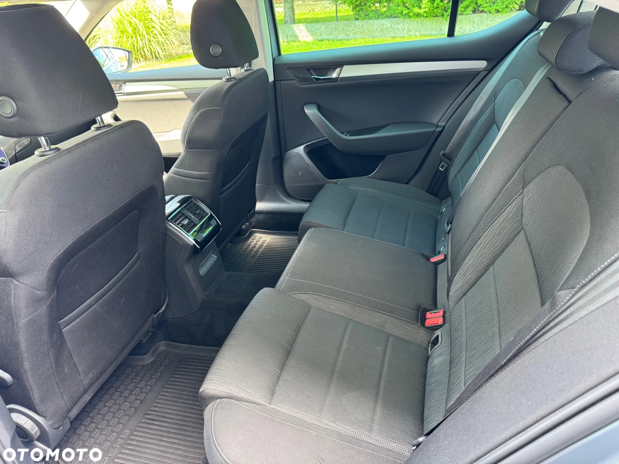 Skoda Superb 2.0 TDI Ambition DSG - 17