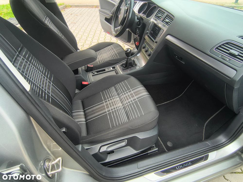 Volkswagen Golf - 24